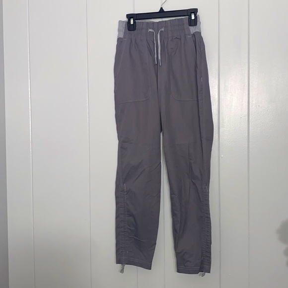 The North Face Women’s Gray Lightweight Jogger Style Winter Pants Size XS - Picture 8 of 12